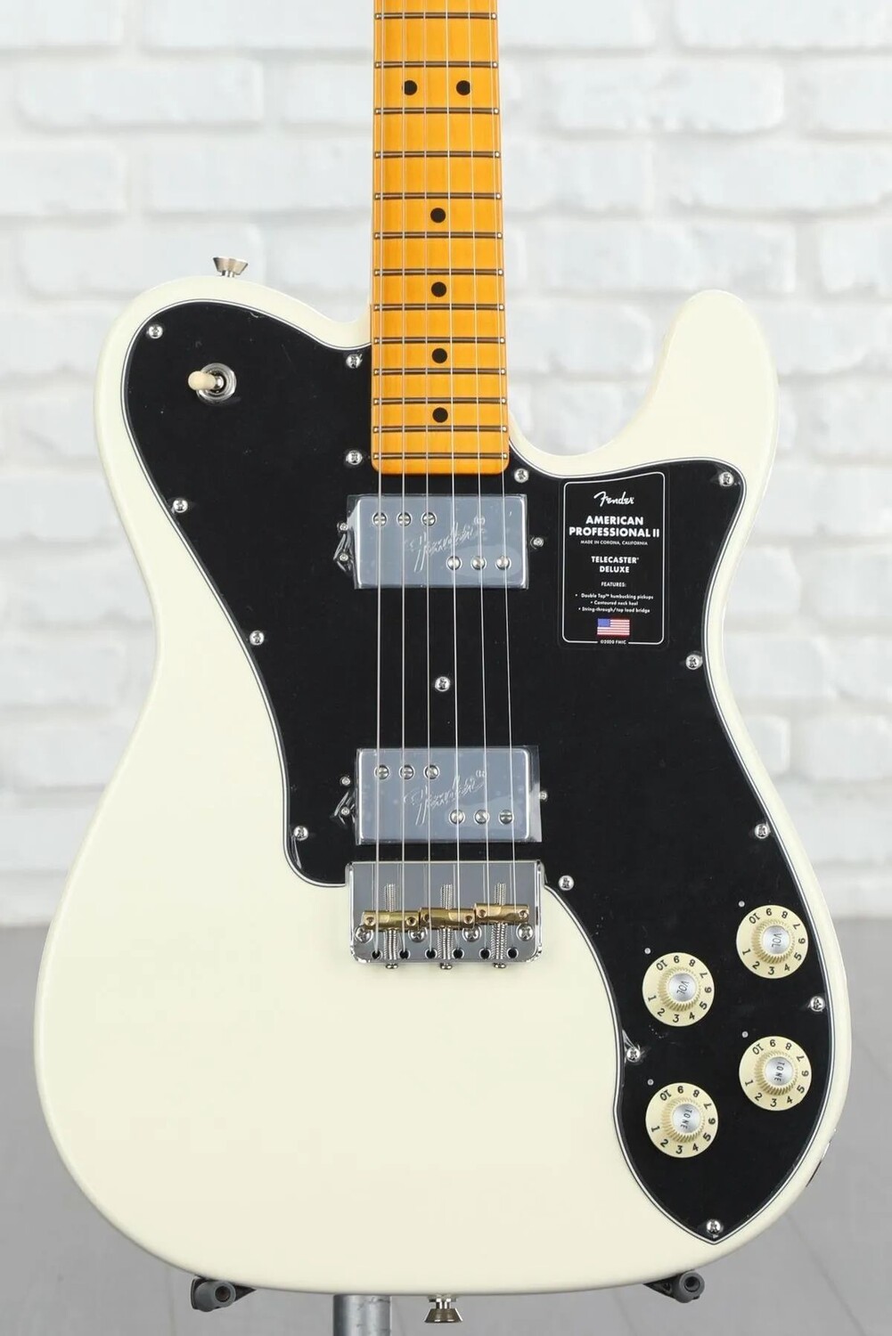 

Fender American Professional II Telecaster Deluxe — олимпийский белый, с кленовой накладкой на гриф