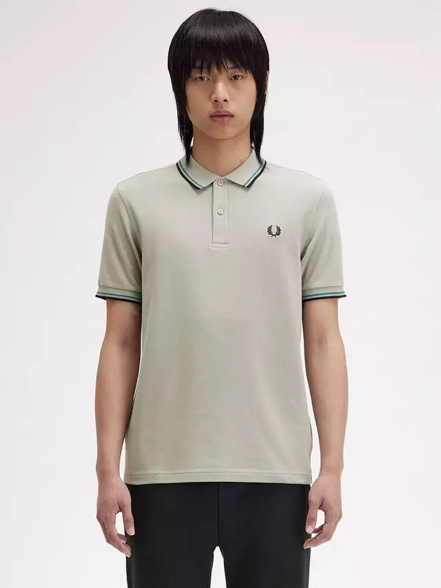 

Футболка Fred Perry The Twin Tipped Short Sleeve, цвет limestone/black