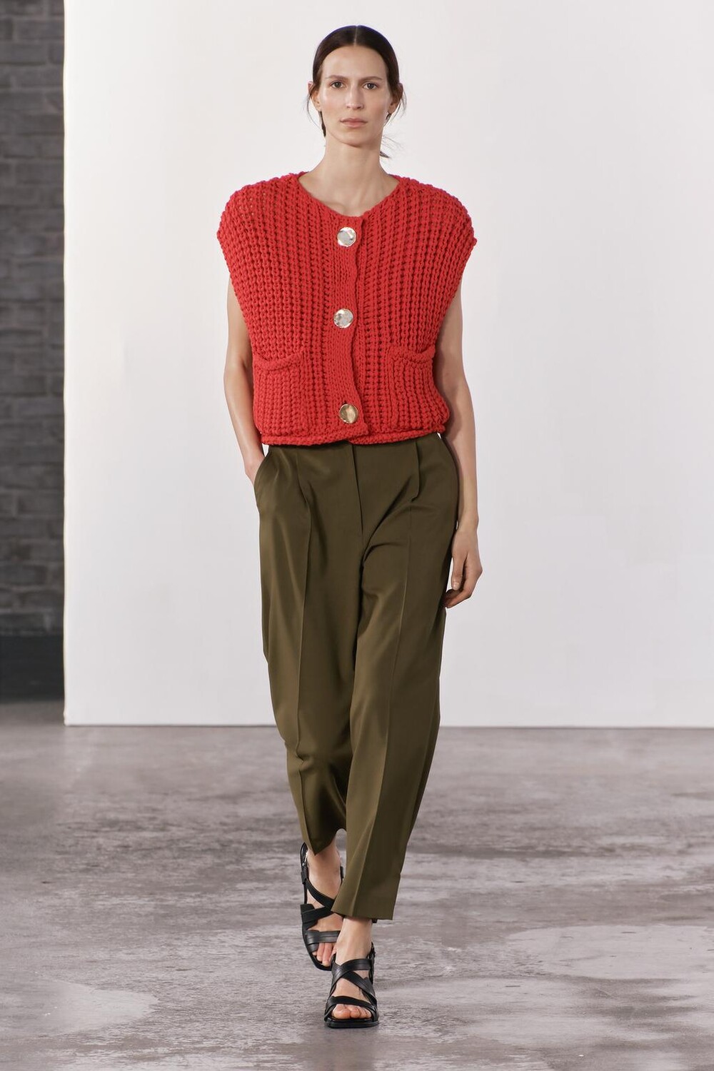 

Брюки прямого кроя ZARA, хаки