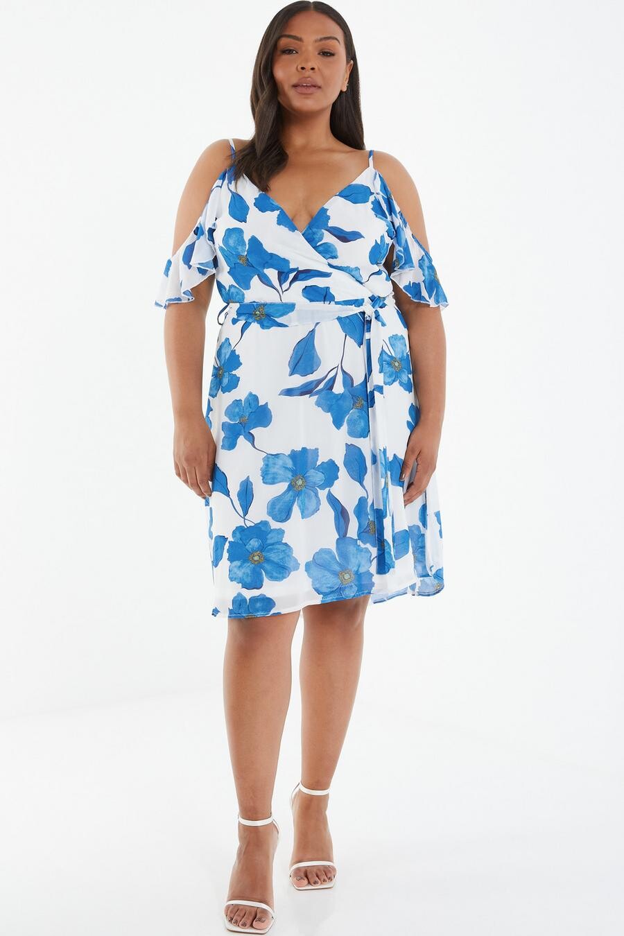 

Платье-миди Curve Blue с открытыми плечами из шифона и цветочным принтом QUIZ Clothing