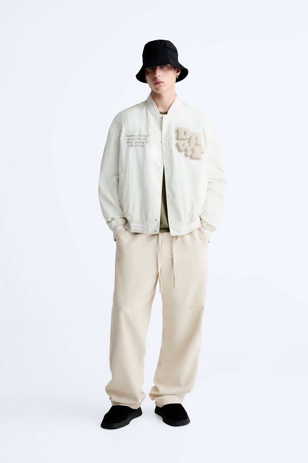 

Куртка pilot с этикеткой из тканя Zara, устричный белый