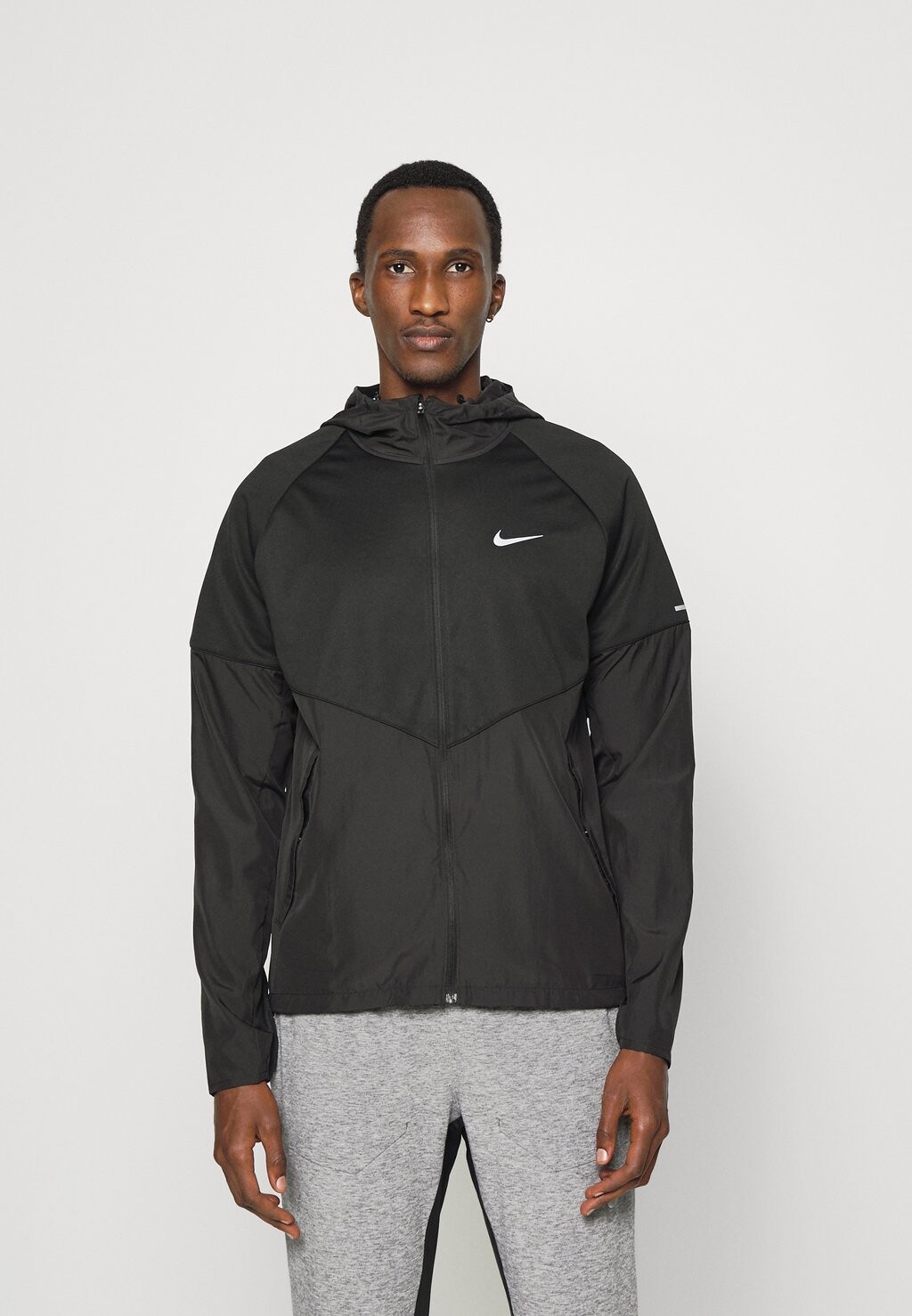 

Куртка для бега Nike