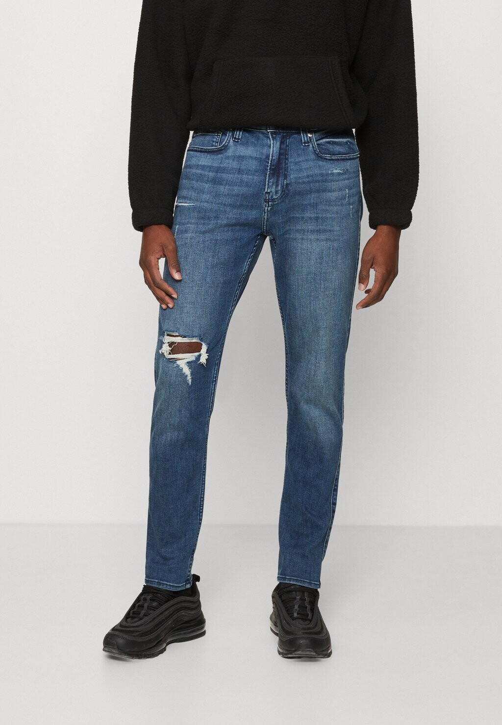

Джинсы Tapered Hollister Co.