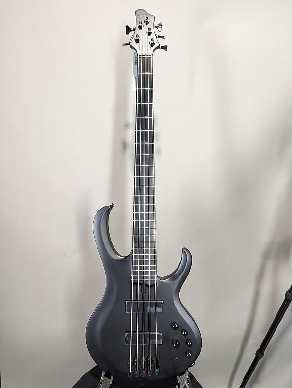 

Басс гитара Ibanez BTB625EX BTB Iron Label Black Flat 5-String Bass Guitar w/ Gig Bag