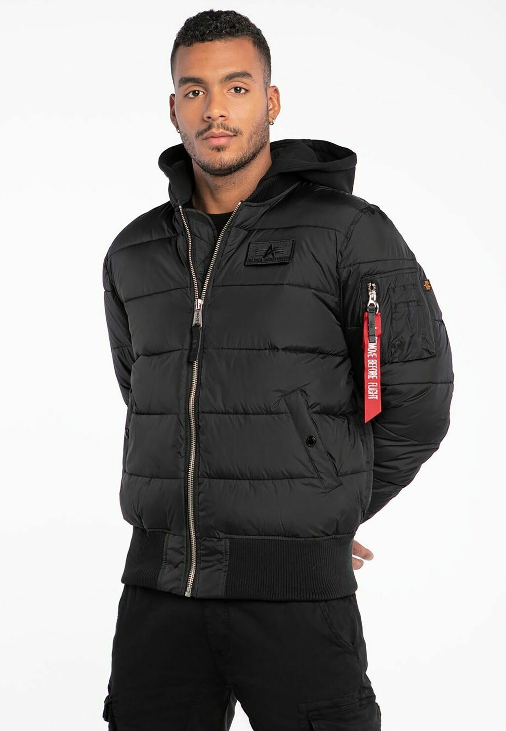 

Куртка зимняя Alpha Industries