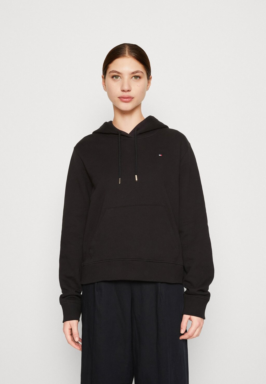 

Худи Tommy Hilfiger, черный