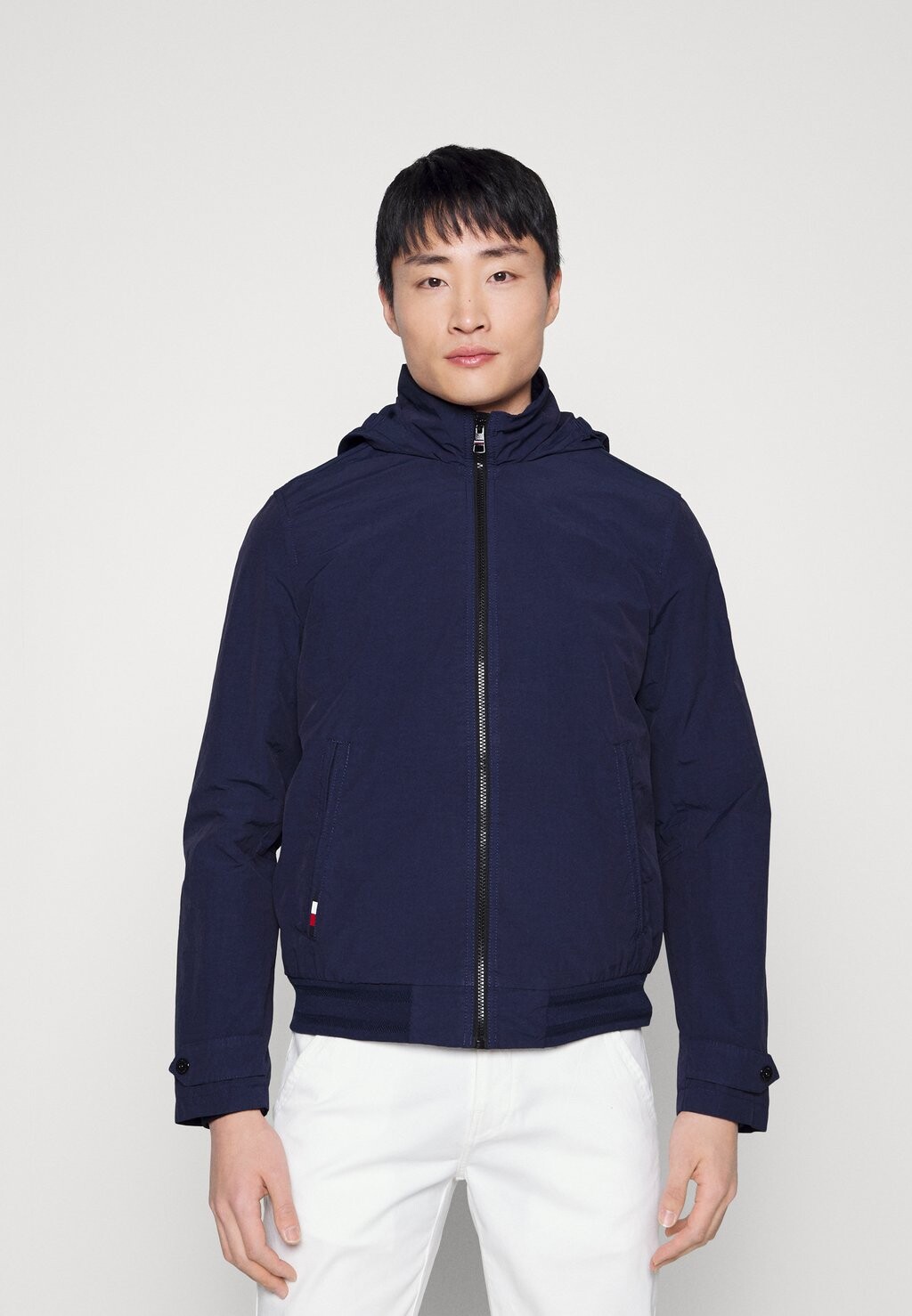 

Легкая куртка Tommy Hilfiger