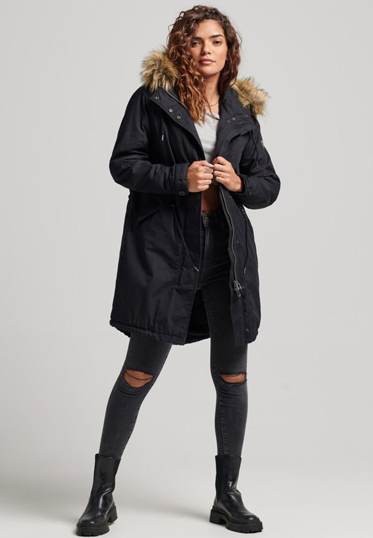 

Парка Superdry, черный