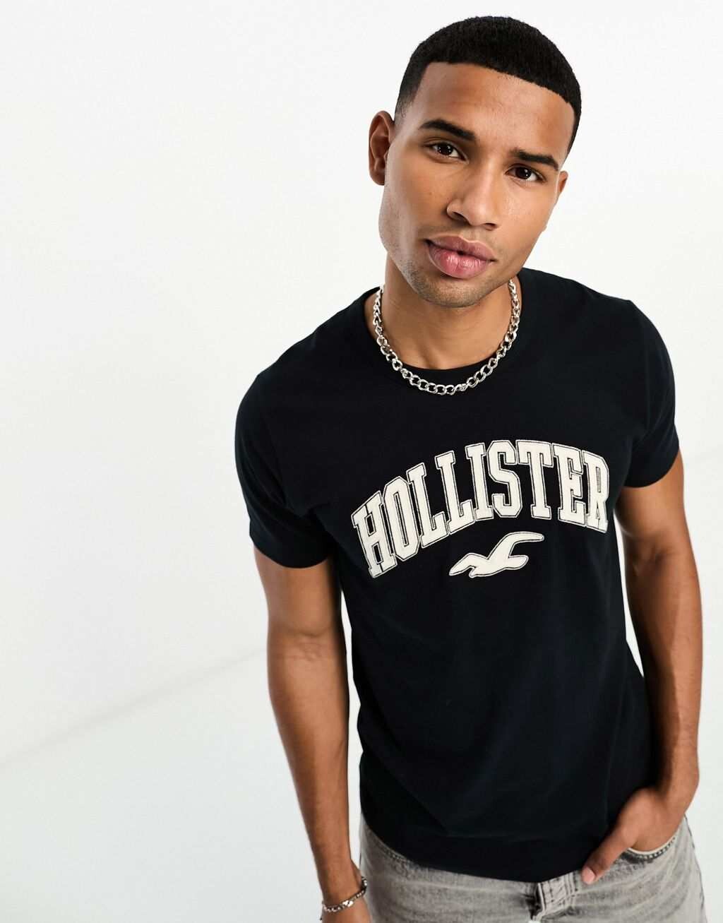 

Черная футболка с логотипом университета Hollister, Черный