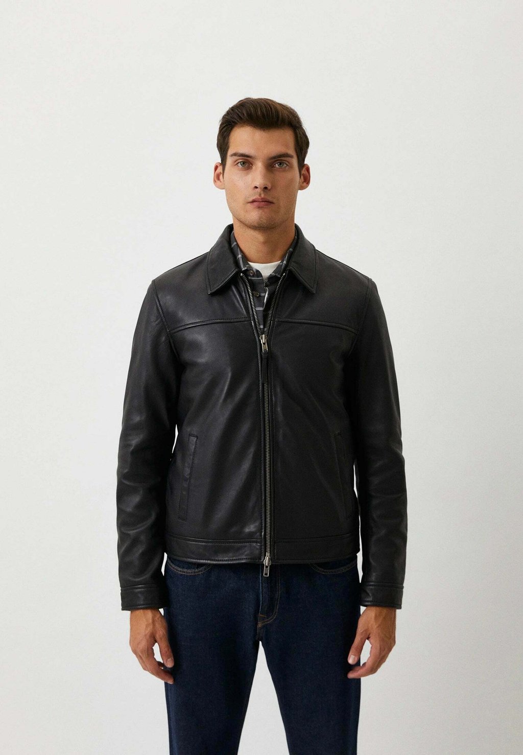 Кожаная куртка BALBAO Serge Pariente, черный футболка serge размер 108 черный
