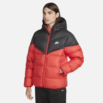 

Куртка Nike Windrunner PrimaLoft, цвет Black/University Red/Sail