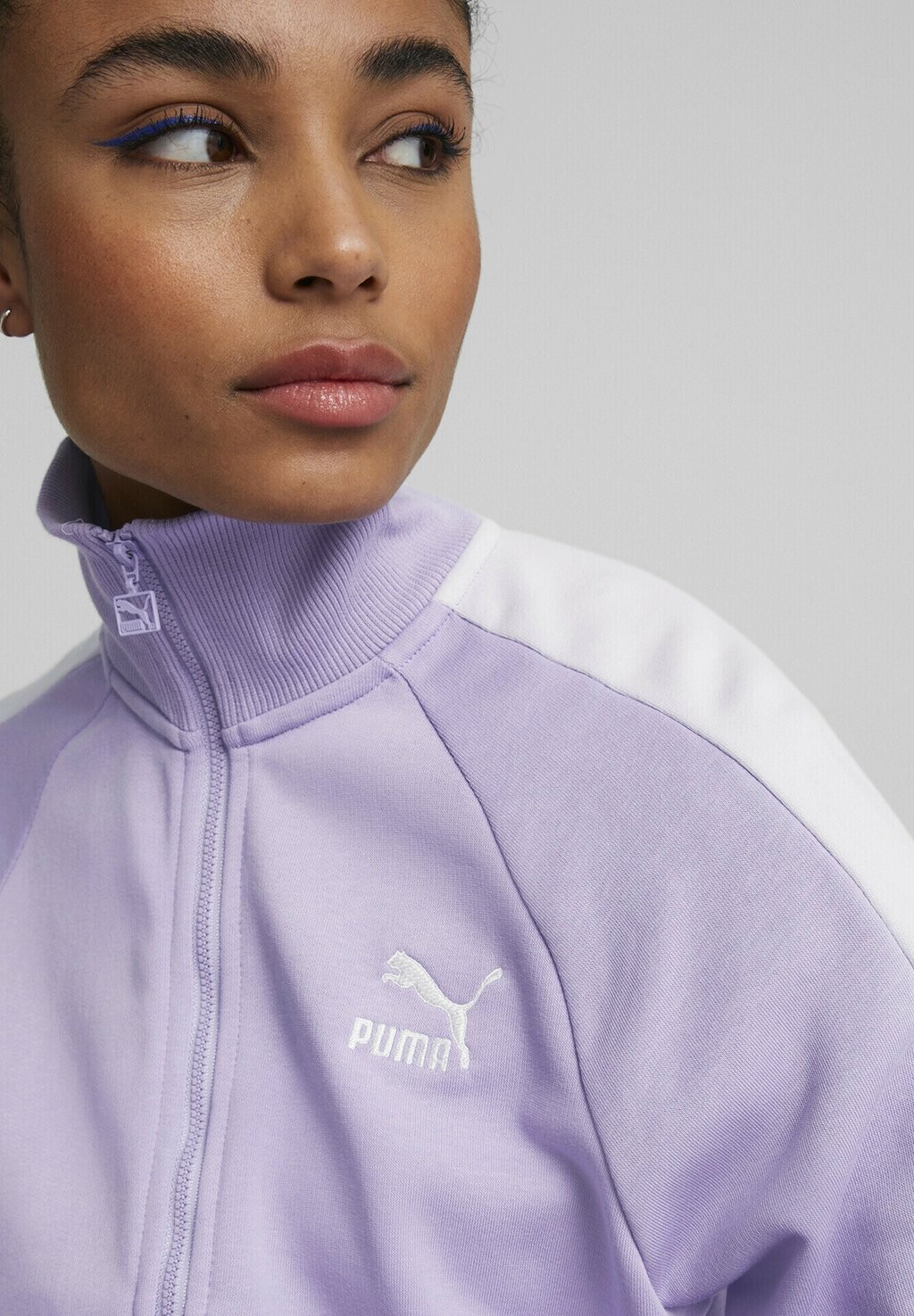 

Спортивная куртка Puma ICONIC, цвет vivid violet