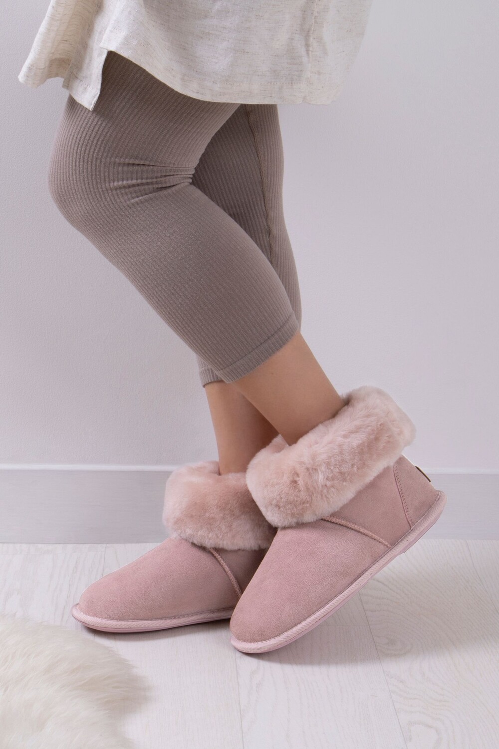 

Женские тапочки Albera из овчины Just Sheepskin, розовый