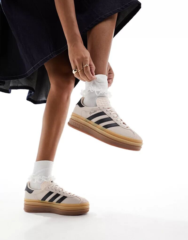 

Бело-черные кроссовки adidas Originals Gazelle Bold