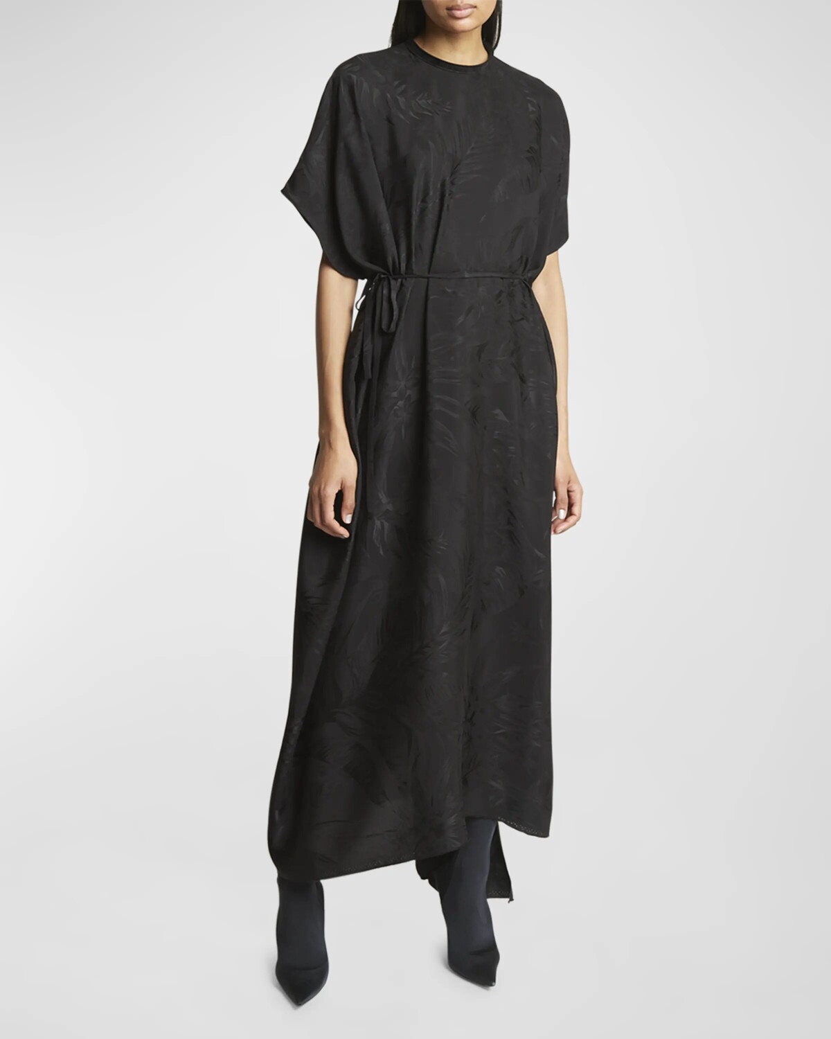 

Легкое платье макси с тропическими цветами Balenciaga, цвет 1000 Black