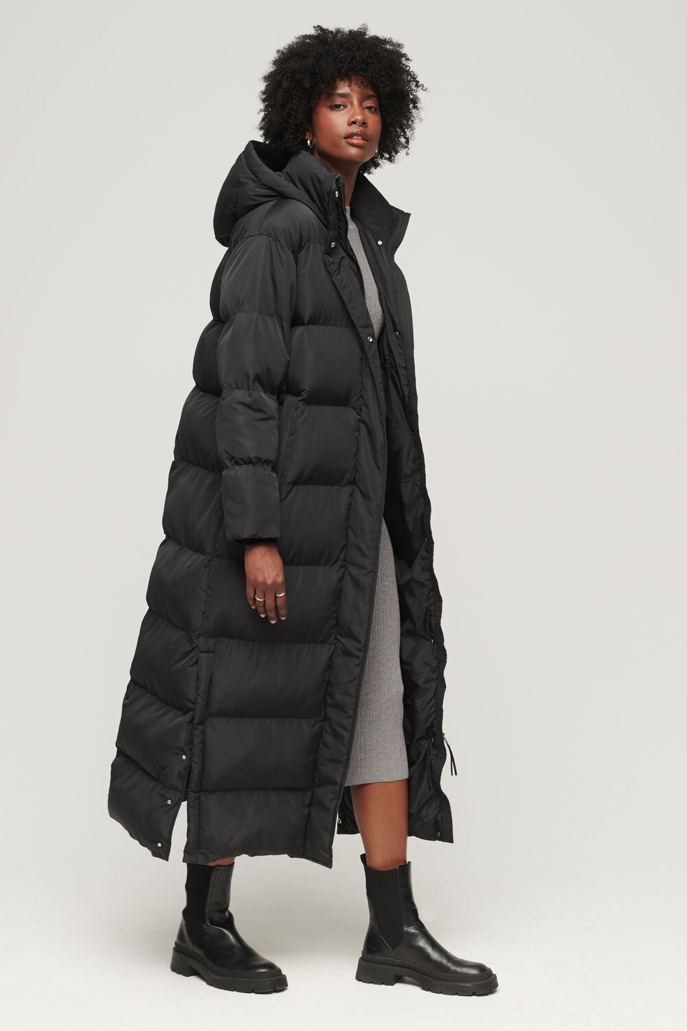 

Пуховик макси с капюшоном Superdry, черный