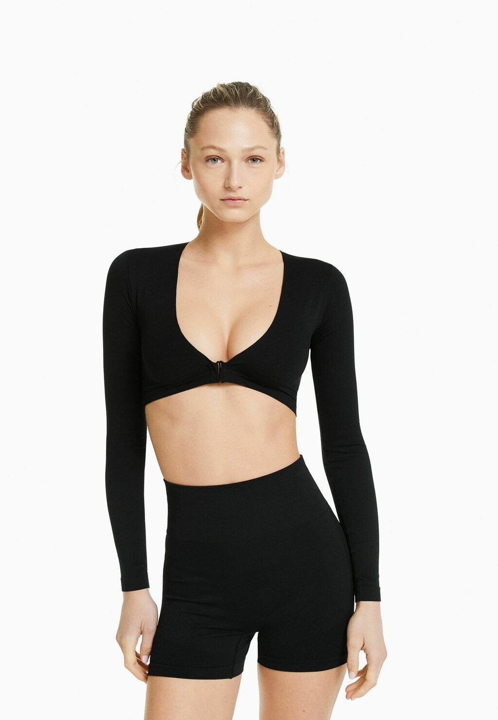 

Шорты Bershka, черный
