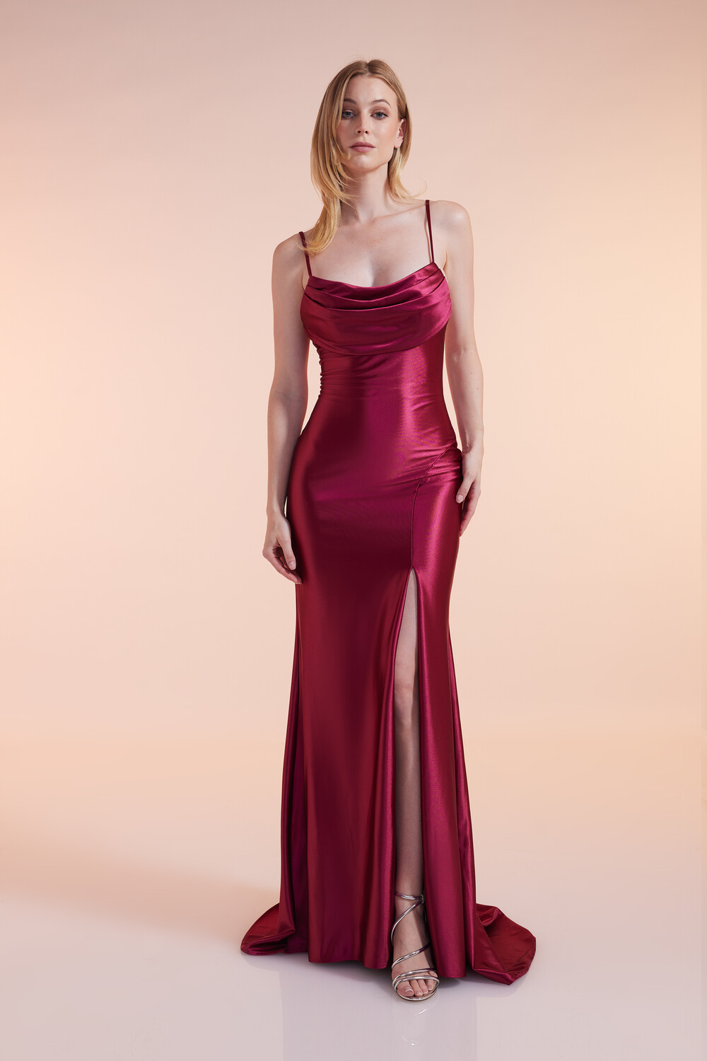 

Платье Unique Timeless Elegance Dress, красный