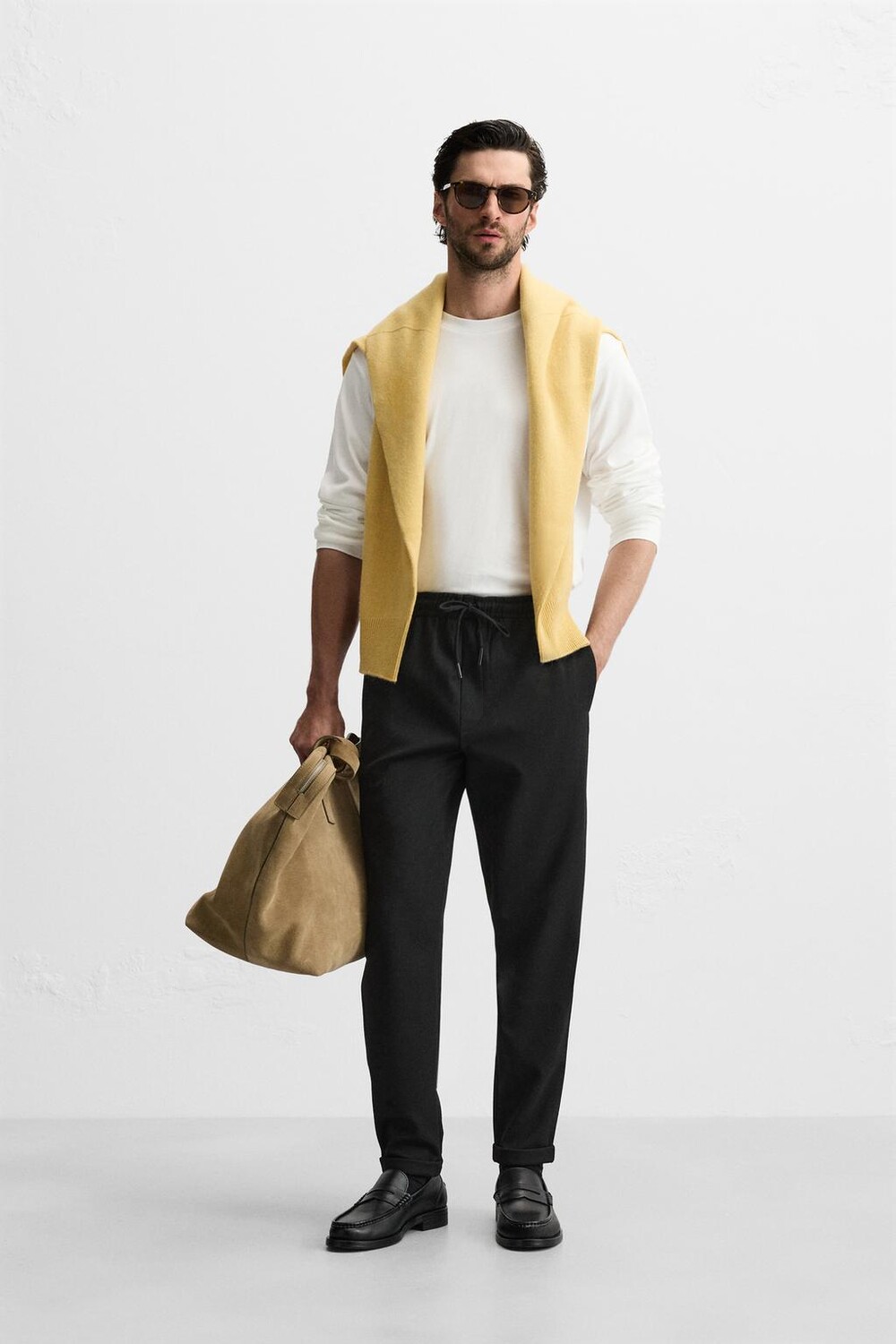 

Легкие в уходе брюки jogger wist ZARA, черный