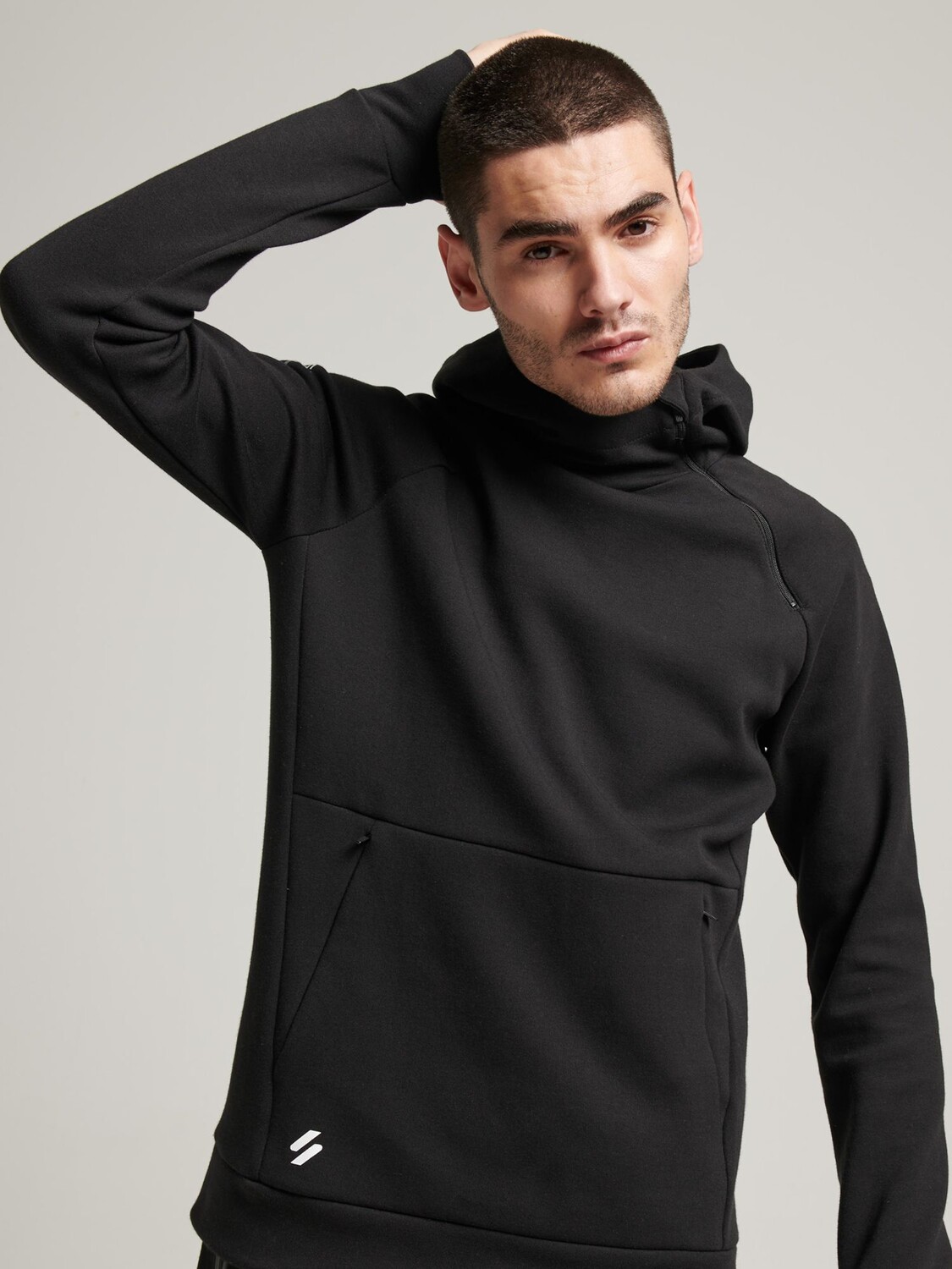 

Спортивная толстовка с капюшоном Superdry, черный