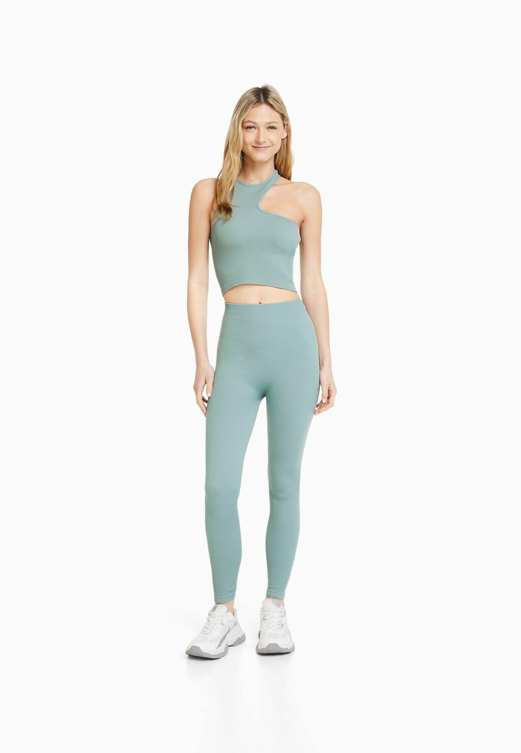 

Топ Bershka