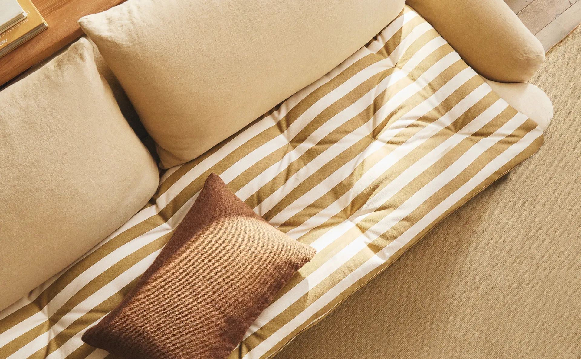 

Полосатый топпер Zara Home, хаки