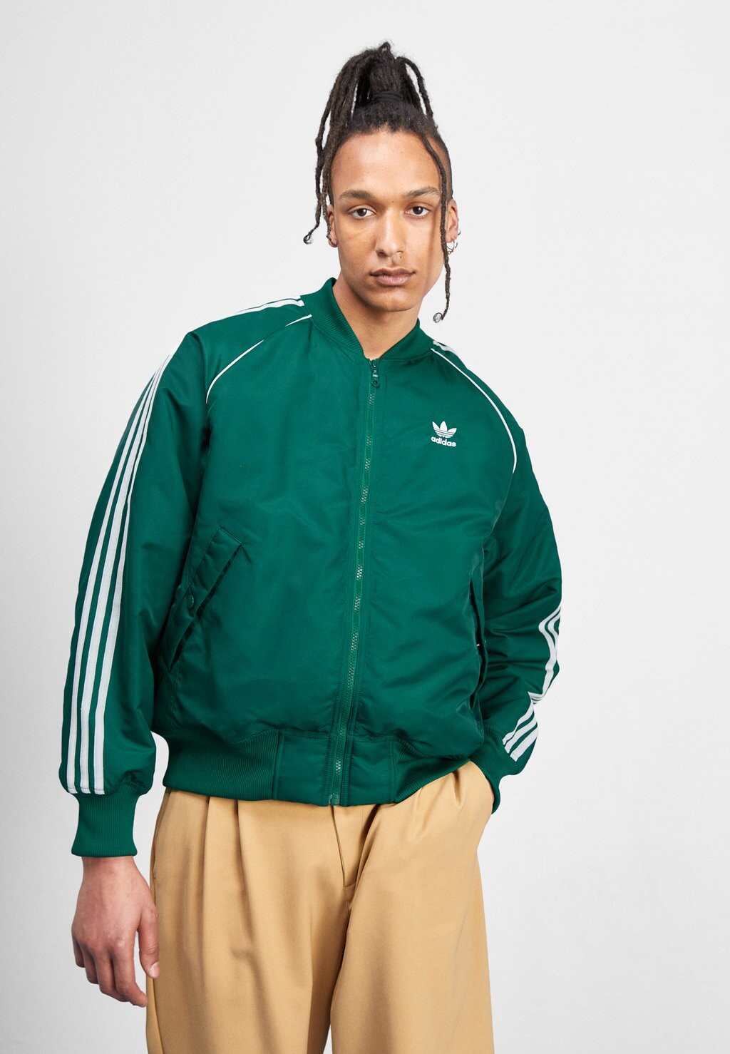 

Ветровка adidas Originals, цвет collegiate green