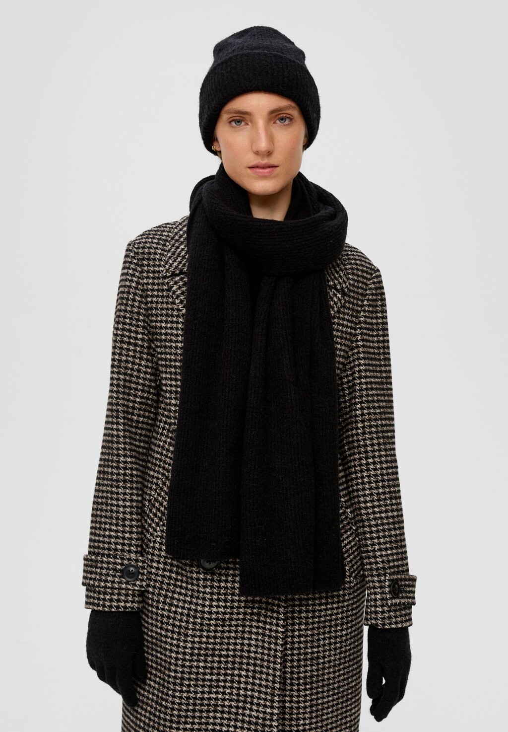

Шапка s.Oliver BLACK LABEL, черный