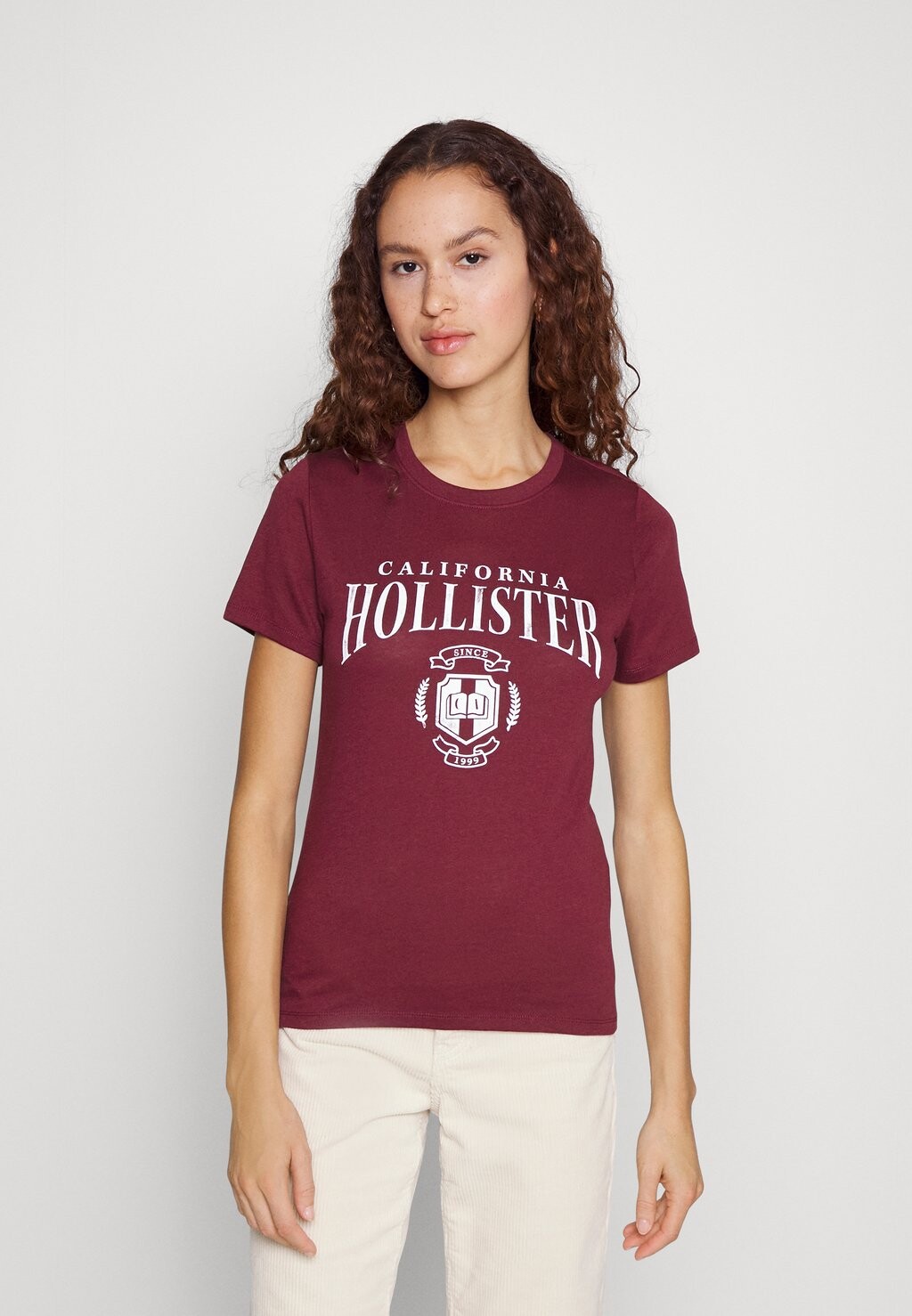 

Футболка с принтом Hollister Co.