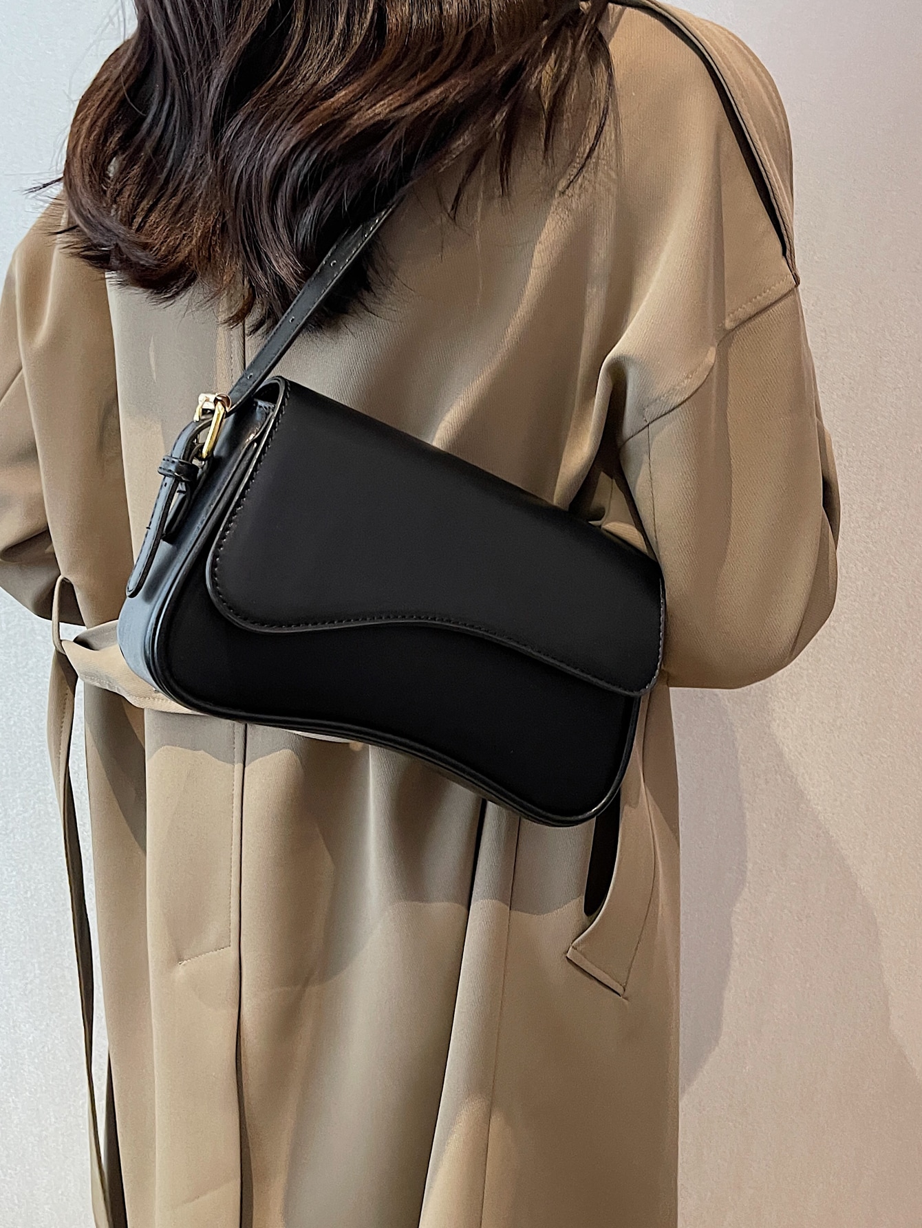 Модная женская сумка через плечо с откидной крышкой, черный минималистская квадратная сумка с клапаном и двойной ручкой белый