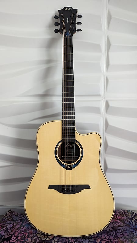 цена Акустическая гитара Lag Tramontane THV20DCE- Natural