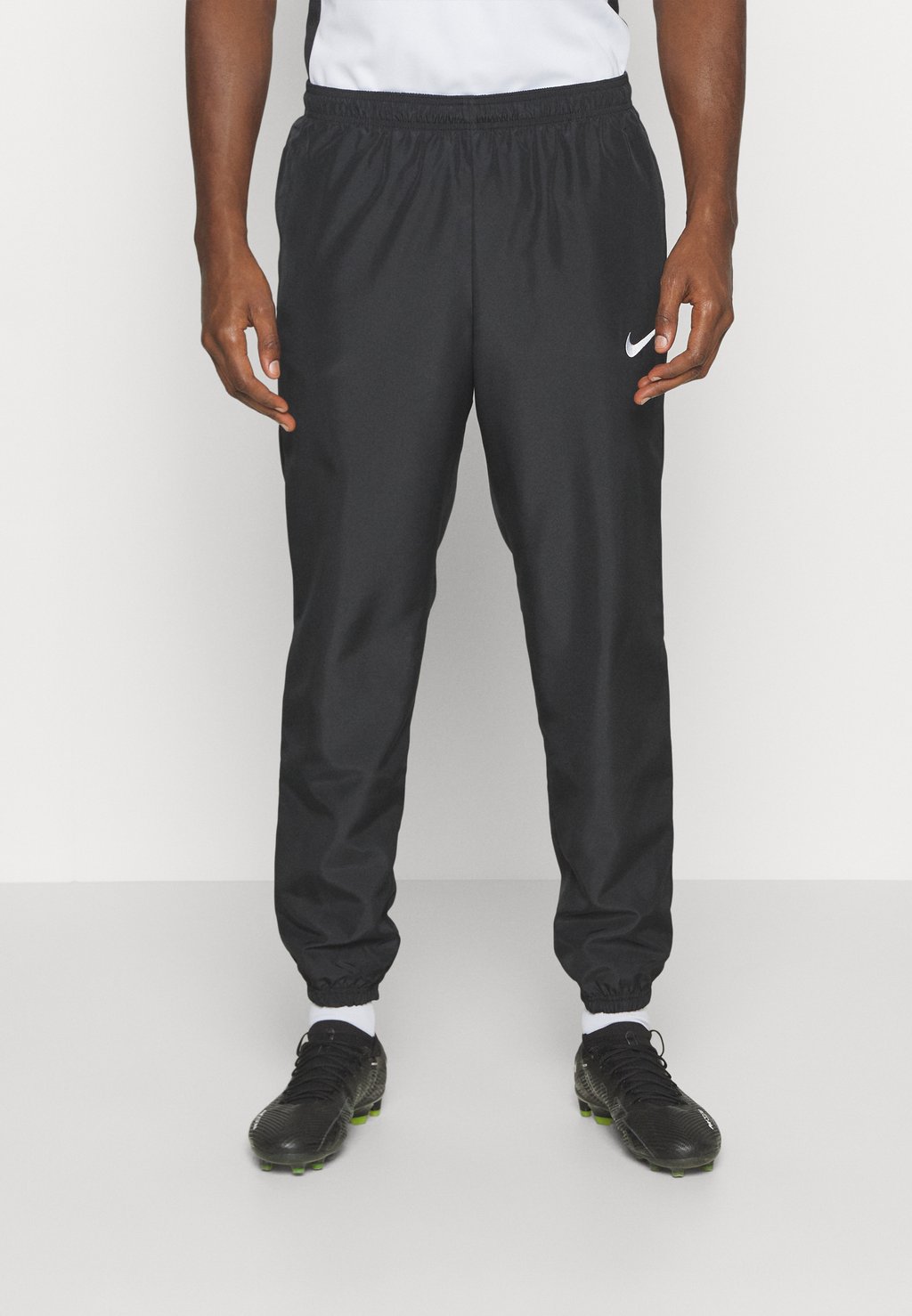 цена Спортивные брюки ACADEMY TRACK PANT Nike, черный