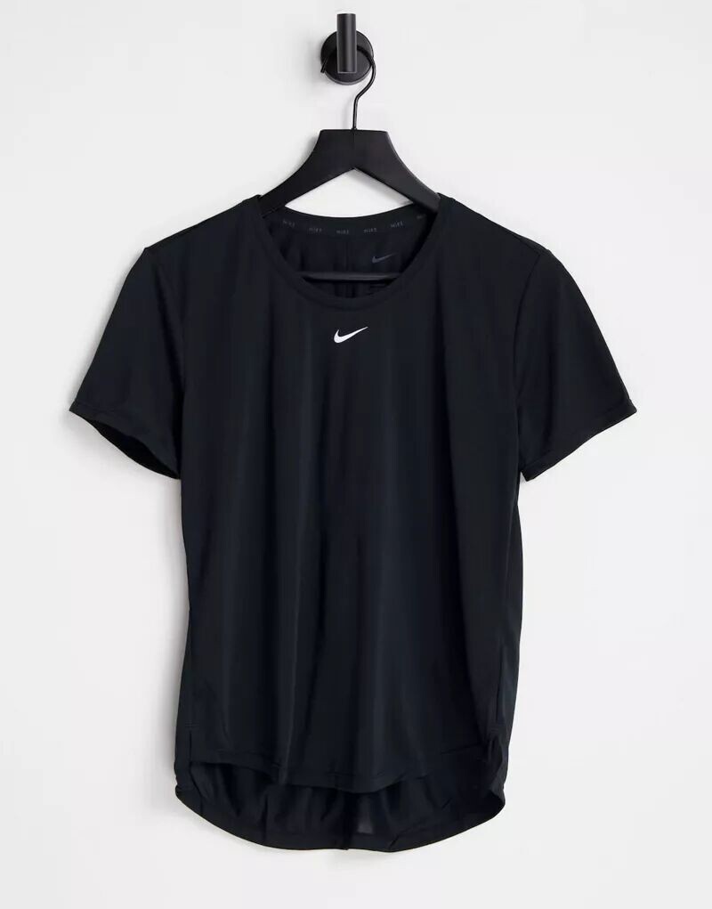 

Черная футболка стандартного кроя Nike One Dri-FIT