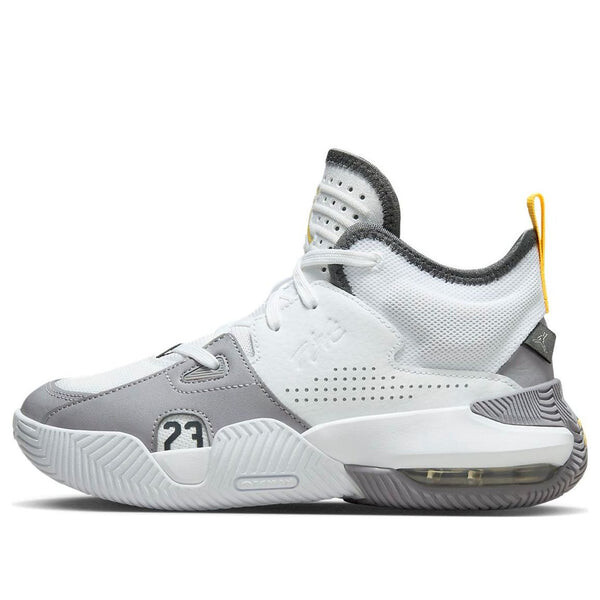 

Кроссовки остаются верными 2 Air Jordan, белый