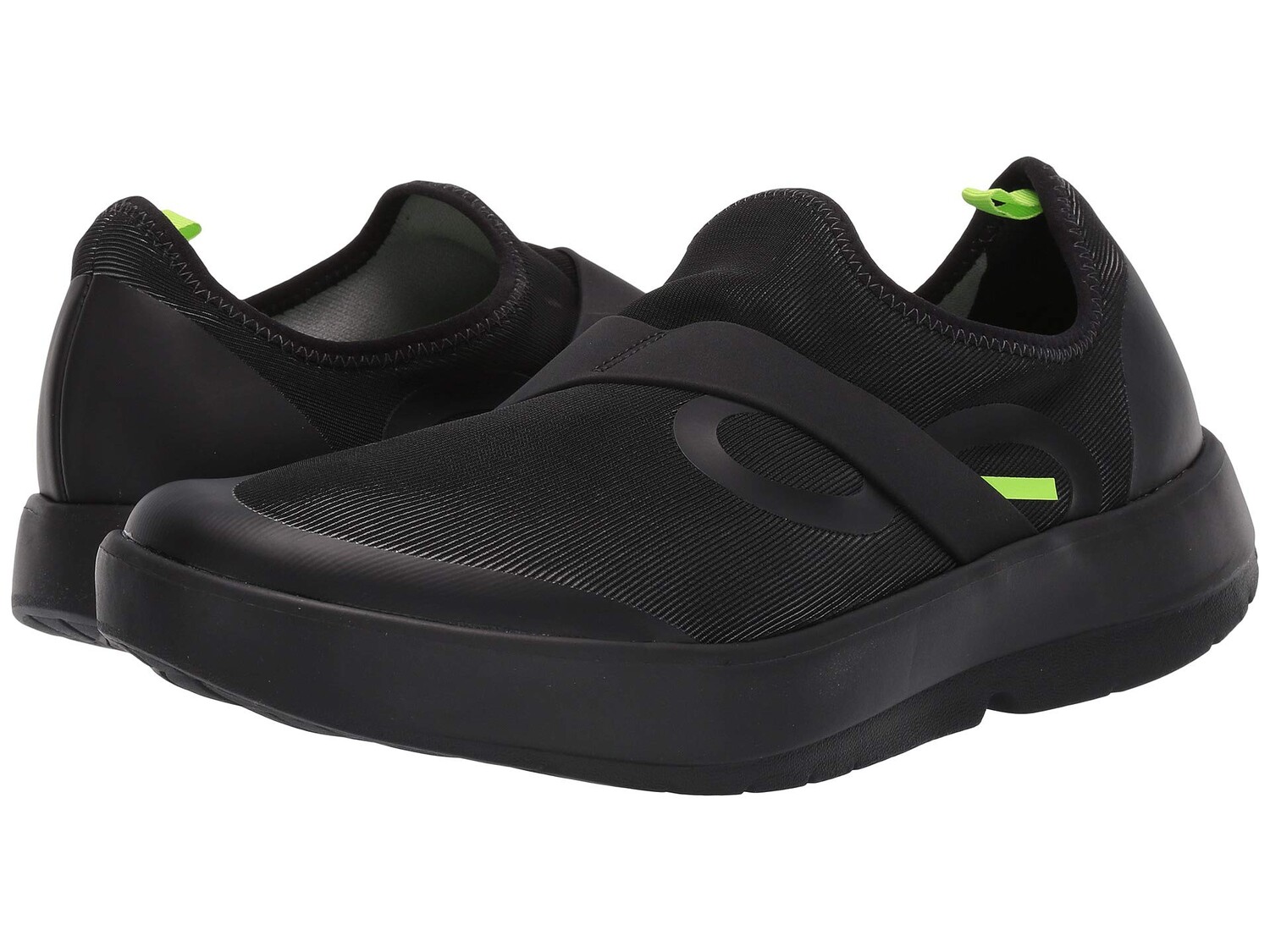 

Кроссовки OOFOS Oomg Low Fibre, черный/серый