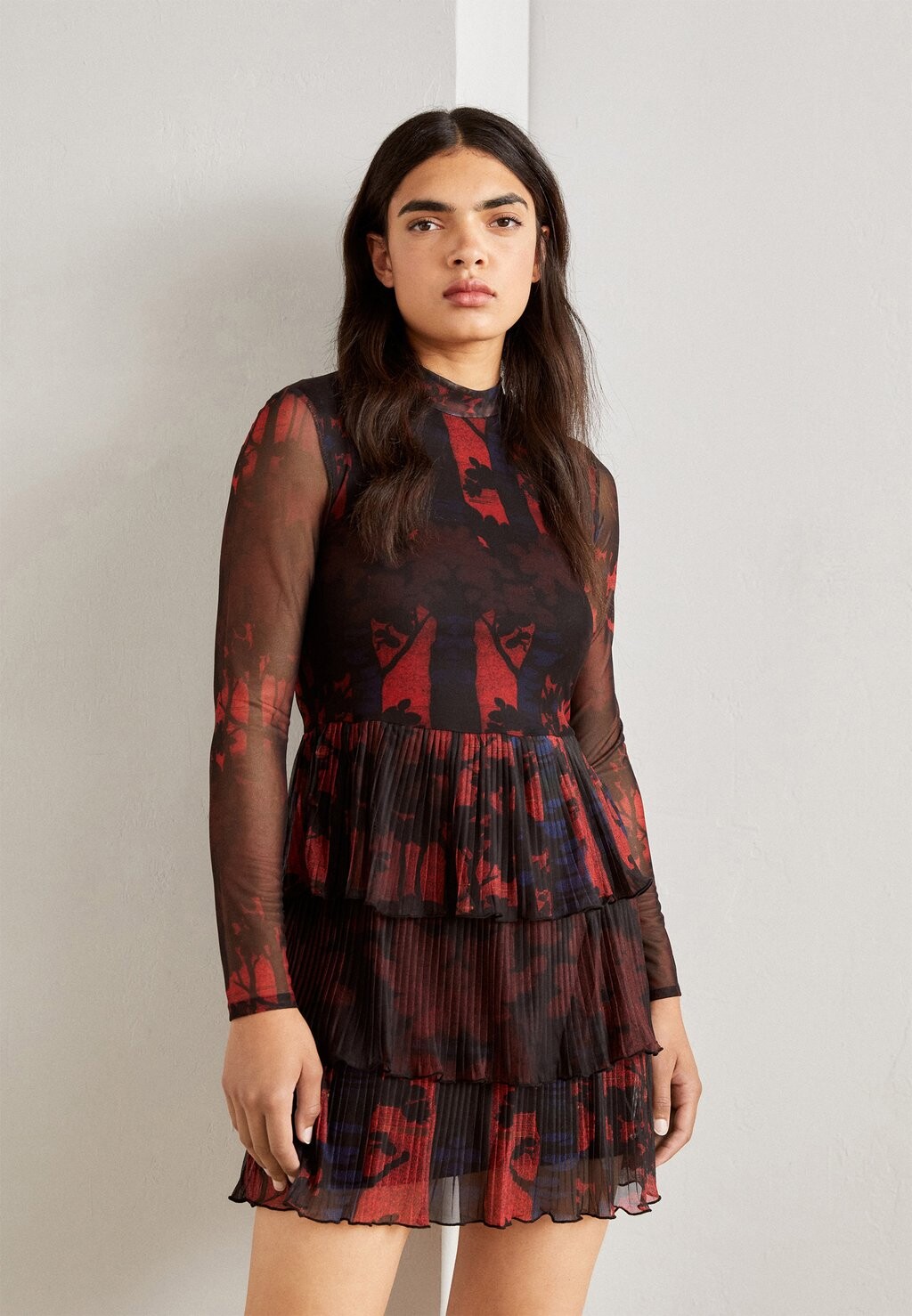

Летнее платье Desigual, красный