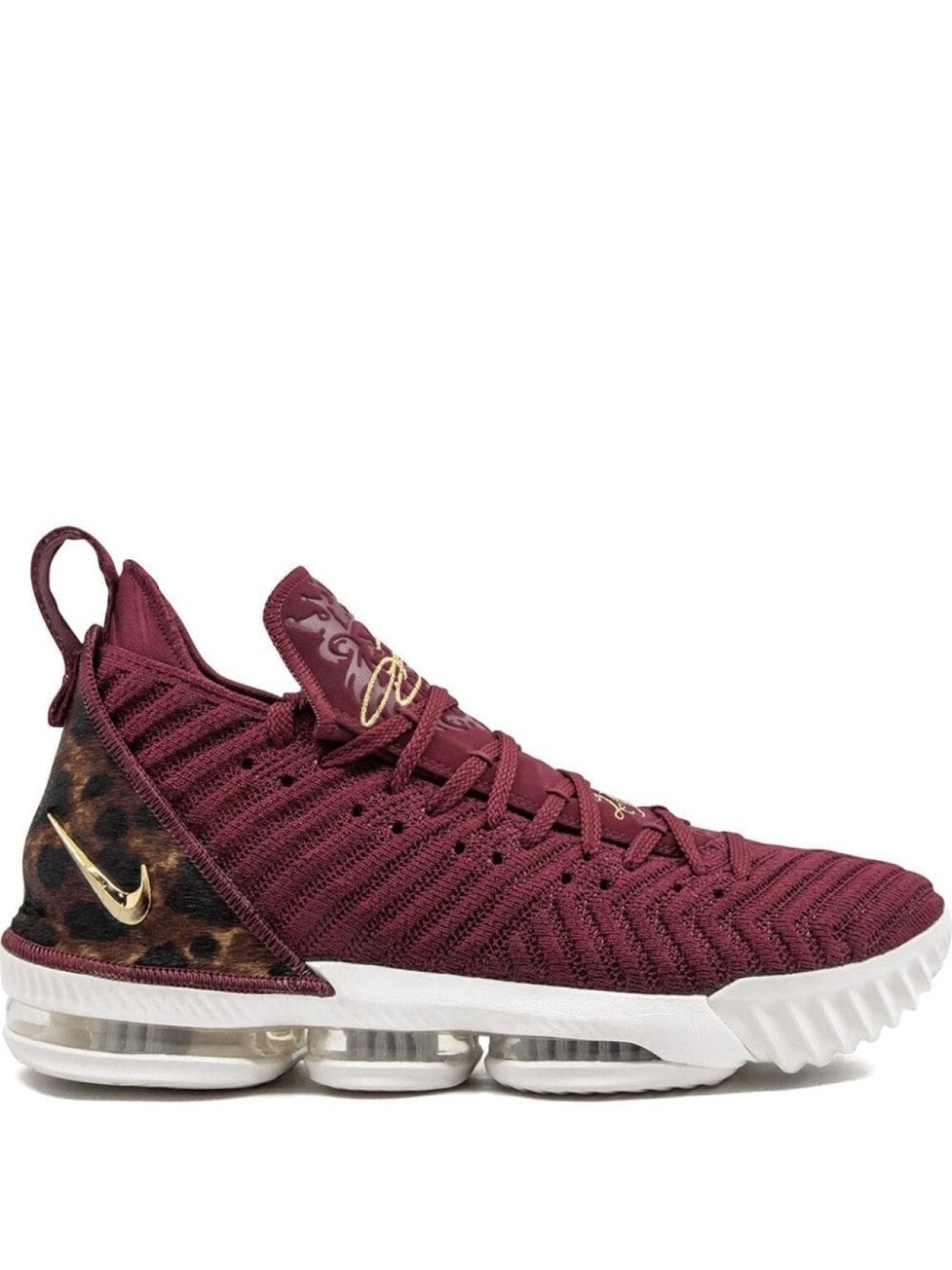 

Кроссовки LeBron 16 Nike, красный