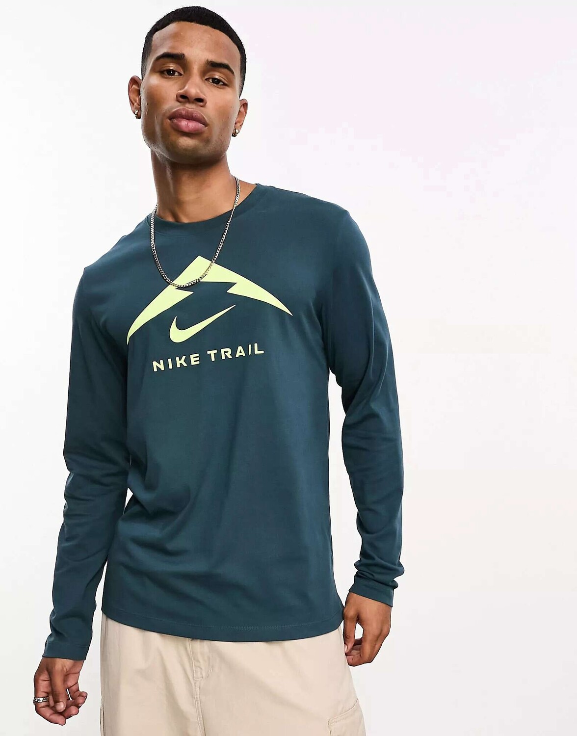 

Темно-зеленая футболка с длинными рукавами и рисунком Nike Trail Dri-FIT, Зеленый