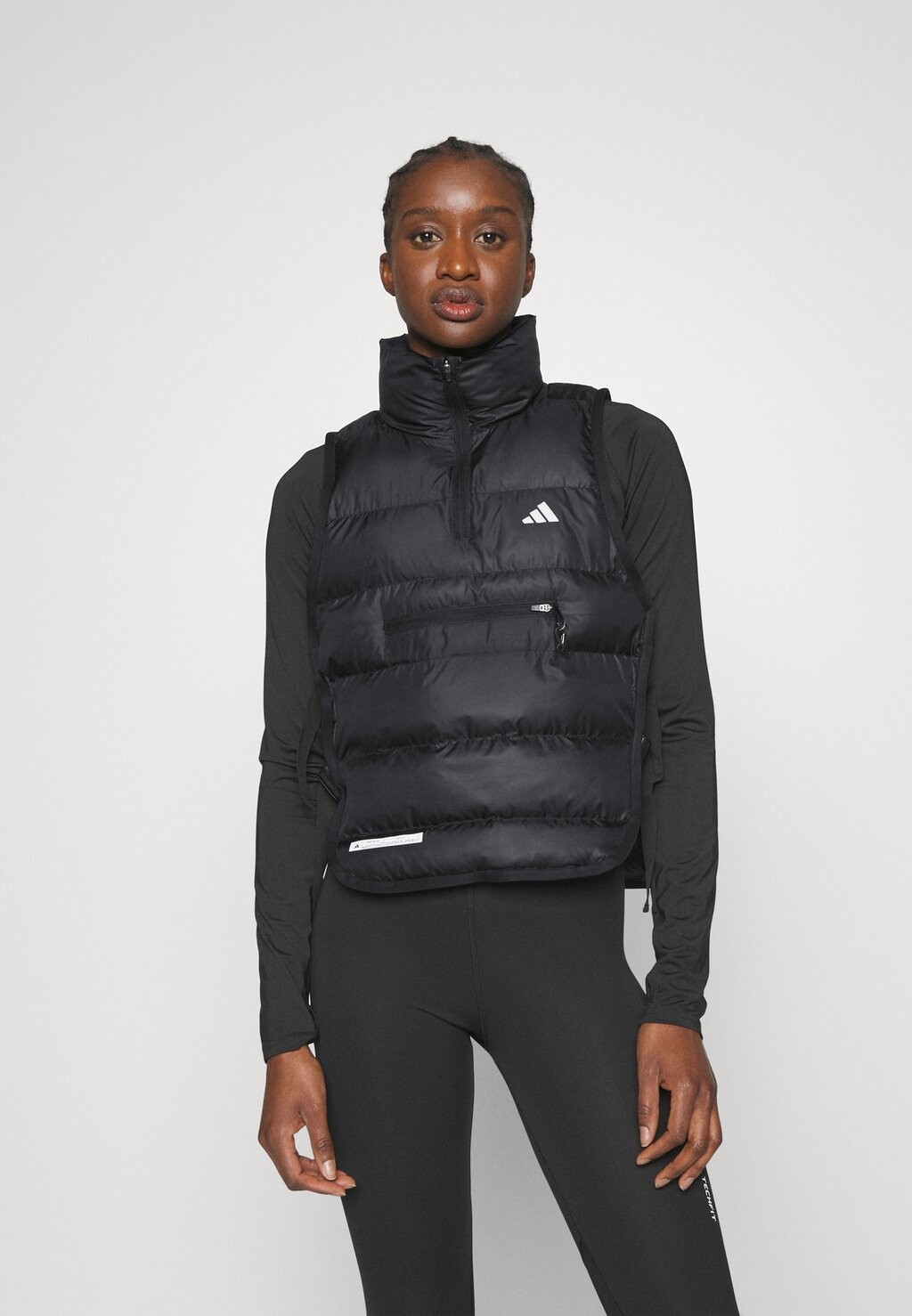 

Без рукавов ЖИЛЕТ Adidas, черный