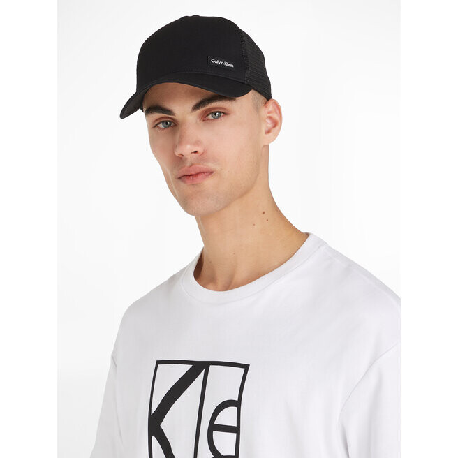 

Бейсболка Calvin Klein EssentialPatch Trucker, черный