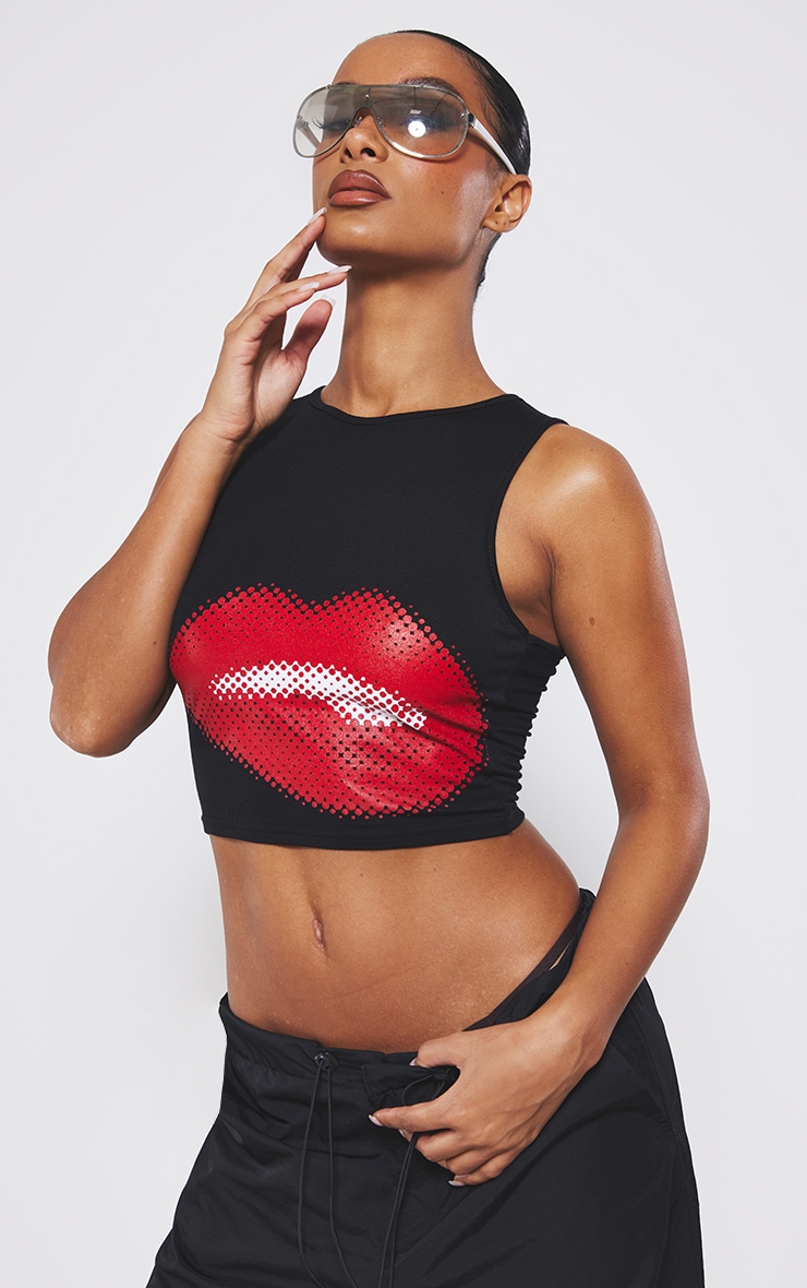 PrettyLittleThing Укороченная футболка-борцовка с принтом Black Kiss ультратонкий силиконовый чехол накладка для vivo v15 с принтом поцелуй