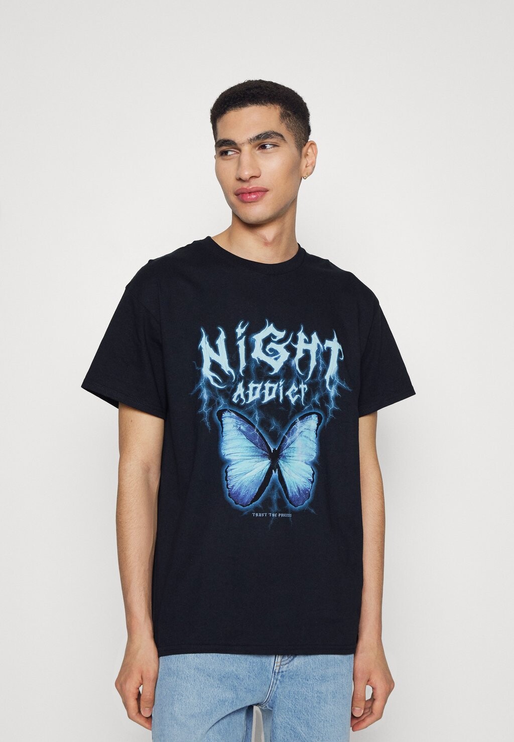 

Футболка с принтом Night Addict, черный