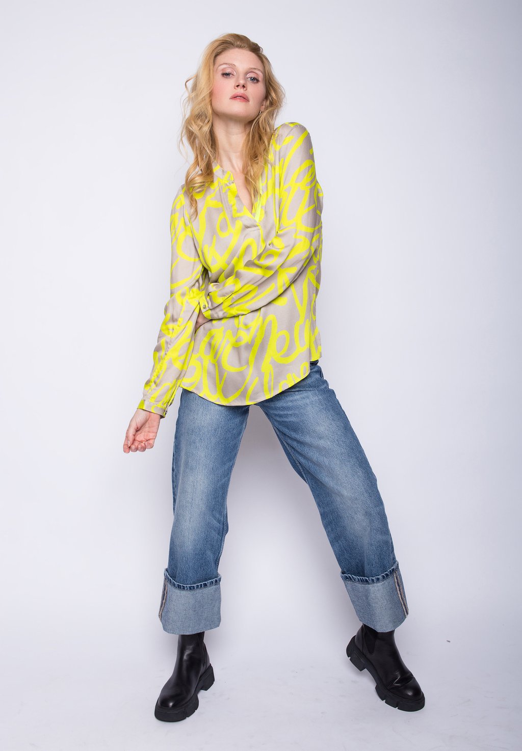Блузка Emily van den Bergh, цвет neon yellow