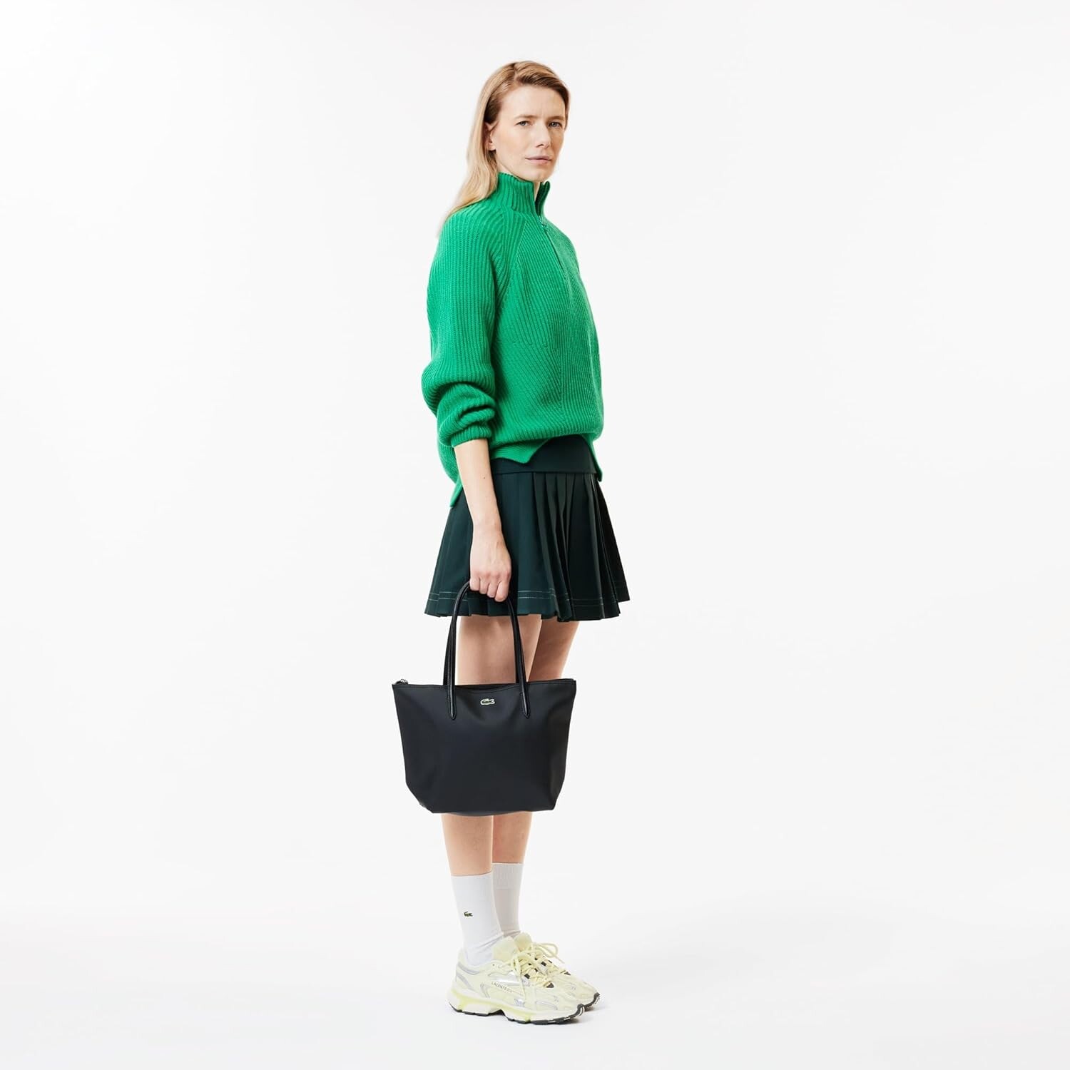 

Сумки через плечо Lacoste