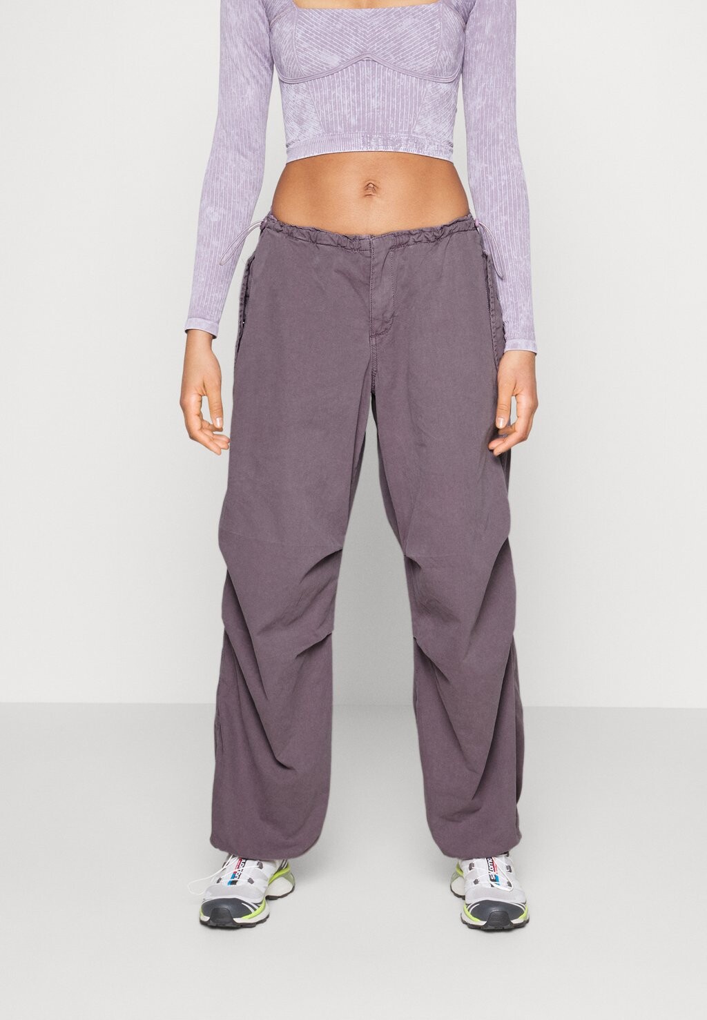 

Брюки BDG Urban Outfitters, фиолетовый