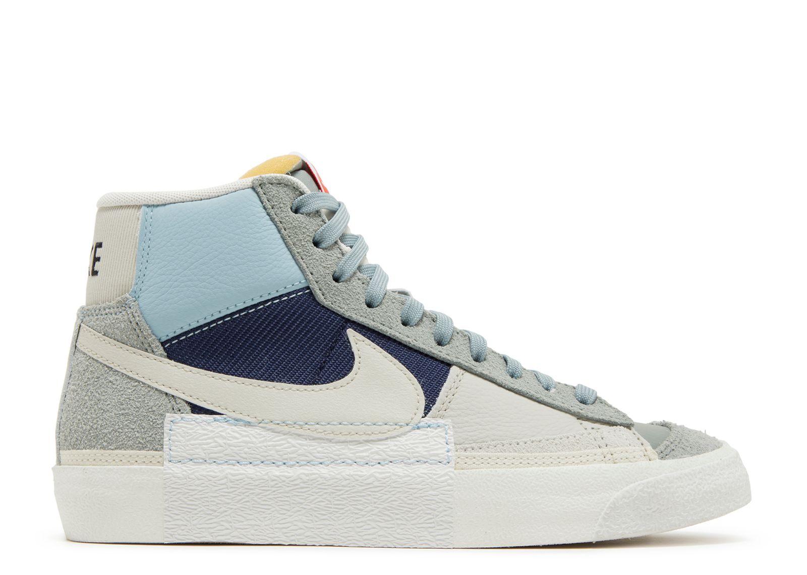 

Кроссовки Nike Blazer Mid '77 Pro Club 'Remastered - Mica Green Navy', зеленый, Зеленый;серый