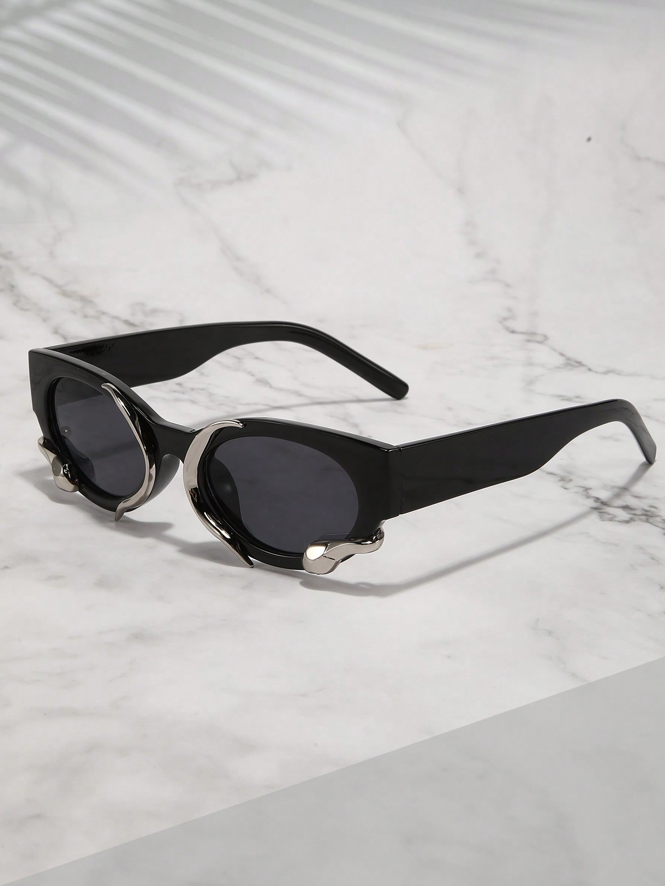 Glazzy 1шт Женские солнцезащитные очки в форме змеи в квадратной оправе в стиле ретро Uv400