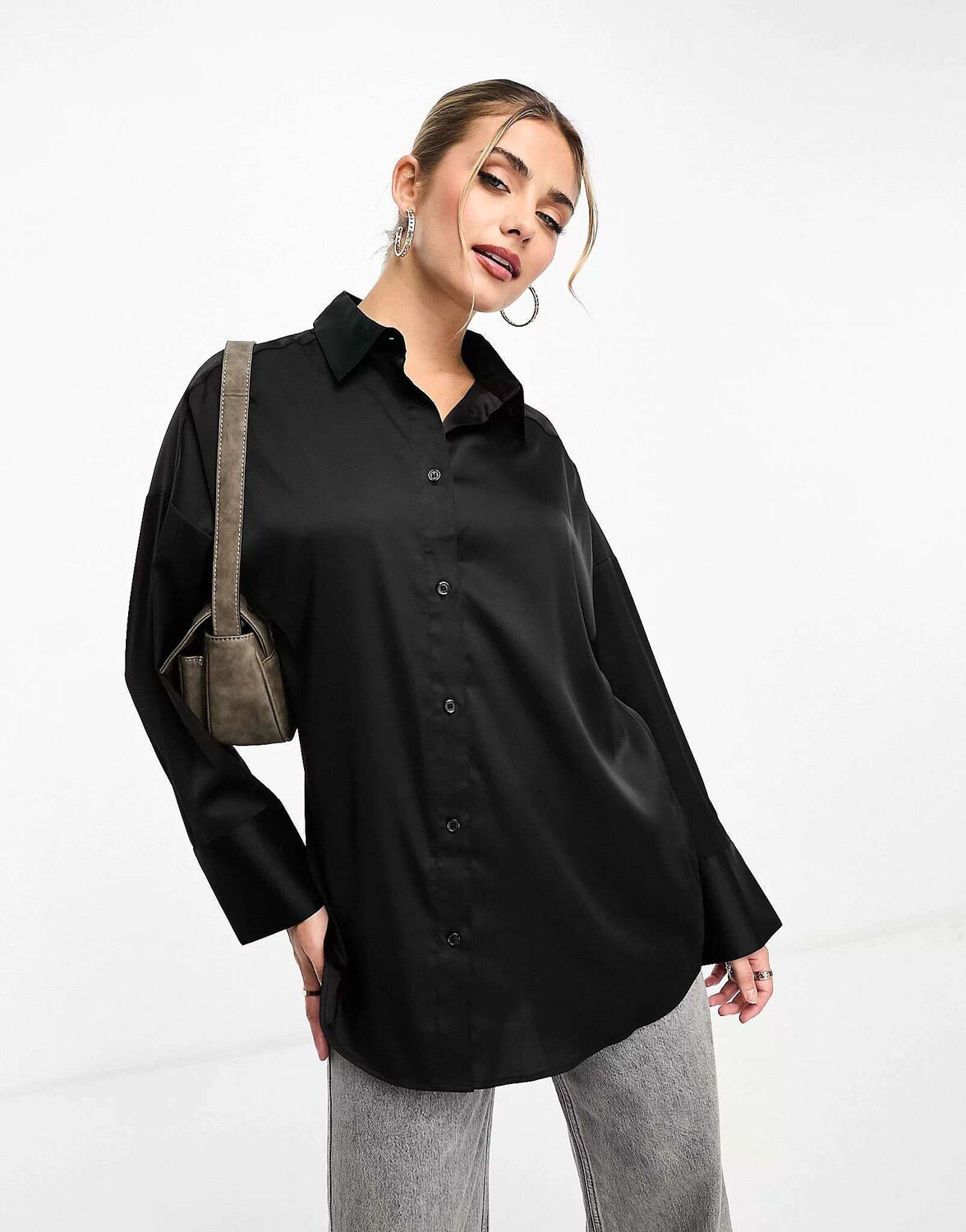 

Черная блестящая рубашка с длинными рукавами Monki