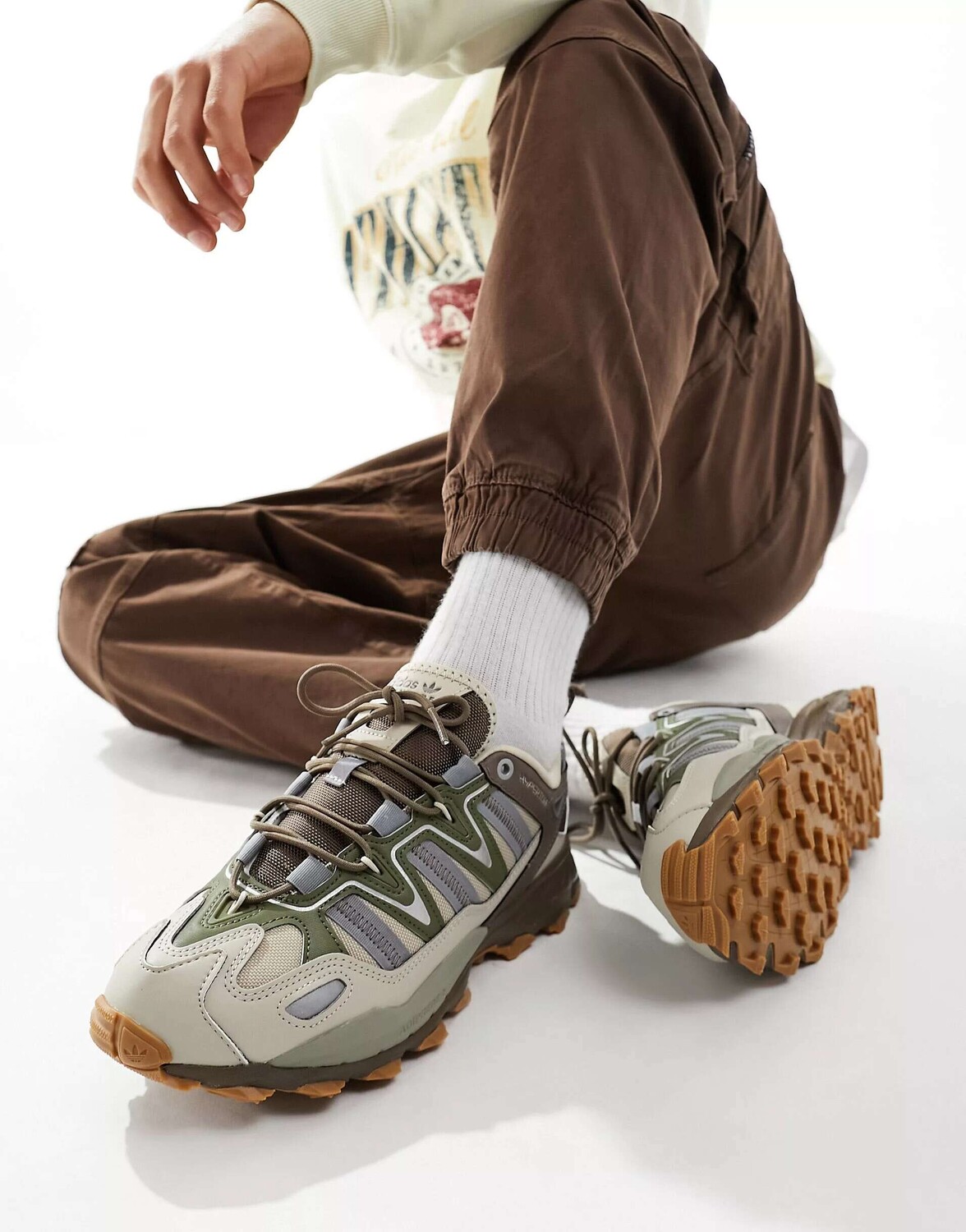 

Бежевые кроссовки adidas Originals Hyperturf, Бежевый