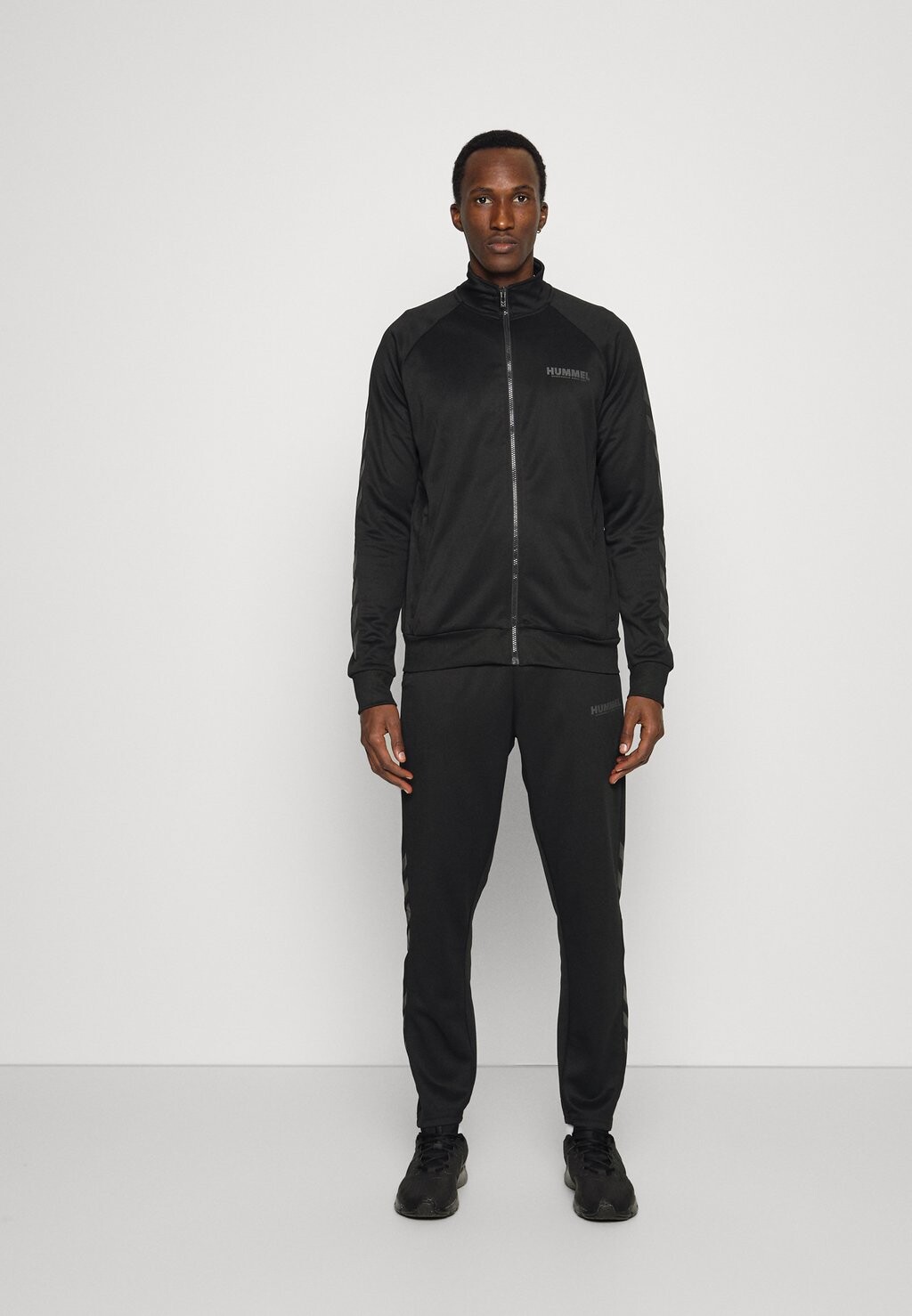 

Спортивный костюм LEGACY TRACKSUIT Hummel, цвет black